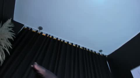 CelinaYHanck online show from 11/21/25, 01:43