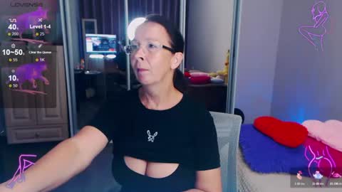 Snapshot of celine_faer1 chatting on 06/28/26, 02:28 Celine online show from 06/28/26, 02:28