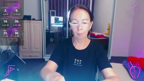 Snapshot of celine_faer1 chatting on 07/11/26, 08:06 Celine online show from 07/11/26, 08:06