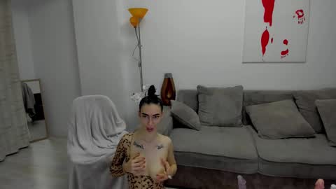 Snapshot of celine_roxelle chatting on 02/05/25, 11:28 Celine Roxelle online show from 02/05/25, 11:28