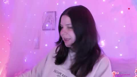 Hello guys my name is Sofi and Lizzie and  Vanessa online show from 09/12/25, 02:44