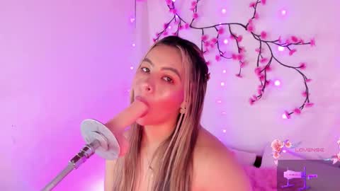 Hello guys my name is Sofi and Lizzie and  Vanessa online show from 10/18/25, 03:24