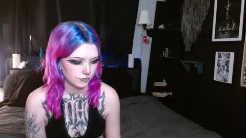 Averi online show from 01/24/25, 12:52