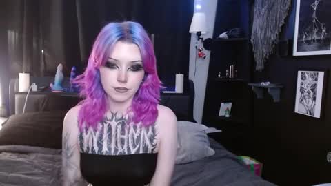 Averi online show from 01/25/25, 11:32