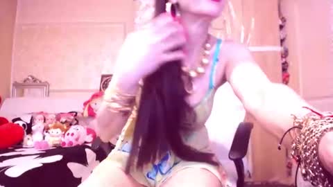 Cerise online show from 05/25/26, 11:55