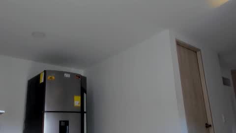 Snapshot of ceron_cb chatting on 11/17/25, 08:25 ceron cb online show from 11/17/25, 08:25