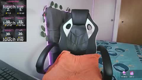 Cerso online show from 10/12/25, 01:21