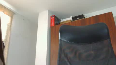 Snapshot of cesarex148 chatting on 02/26/25, 11:04 Cesar online show from 02/26/25, 11:04