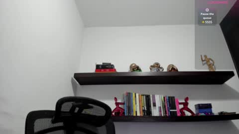 Snapshot of chabela_ chatting on 12/15/24, 09:42 Isa online show from 12/15/24, 09:42