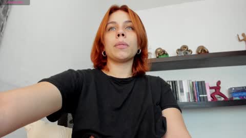 Snapshot of chabela_ chatting on 01/04/25, 02:25 Isa online show from 01/04/25, 02:25