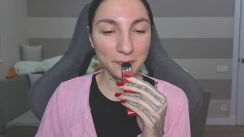 Kate online show from 04/25/26, 06:38