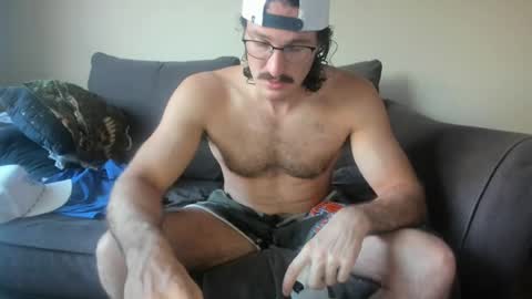 Snapshot of chadpowerz chatting on 06/13/26, 01:36 Lydong online show from 06/13/26, 01:36
