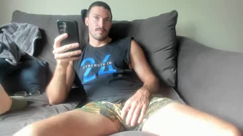 Snapshot of chadpowerz chatting on 07/09/26, 01:04 Lydong online show from 07/09/26, 01:04