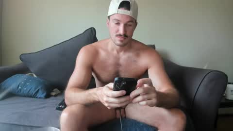 Snapshot of chadpowerz chatting on 07/16/26, 04:02 Lydong online show from 07/16/26, 04:02