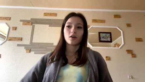 Luna online show from 03/31/26, 08:04