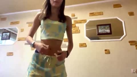 Luna online show from 04/01/26, 01:41