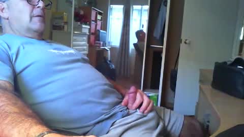 Chalky online show from 10/22/25, 09:31