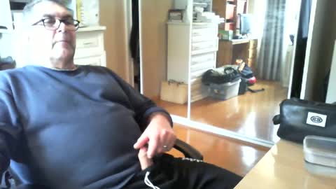 Snapshot of chalkstall chatting on 06/21/26, 03:53 Chalky online show from 06/21/26, 03:53