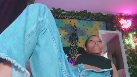 Snapshot of chaneel_ chatting on 09/27/25, 06:57 Chanel M. online show from 09/27/25, 06:57