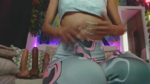 Snapshot of chaneel_ chatting on 10/17/25, 08:33 Chanel M. online show from 10/17/25, 08:33