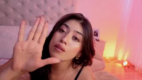 Snapshot of chanellgv chatting on 09/08/25, 08:08 Chanell online show from 09/08/25, 08:08