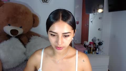 Snapshot of channelrose_1 chatting on 12/19/24, 05:29 Isabella online show from 12/19/24, 05:29