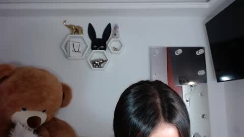 Snapshot of channelrose_1 chatting on 01/08/25, 10:04 Isabella online show from 01/08/25, 10:04