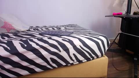 Snapshot of chantal_taylor_ chatting on 10/17/25, 12:08 Raquel online show from 10/17/25, 12:08