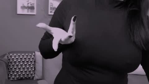 The Queen online show from 01/26/25, 10:02