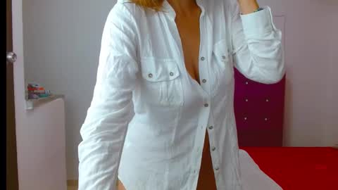 Snapshot of chantalsemenova2023 chatting on 01/08/25, 10:16 chantal sweety and horny latina for u online show from 01/08/25, 10:16