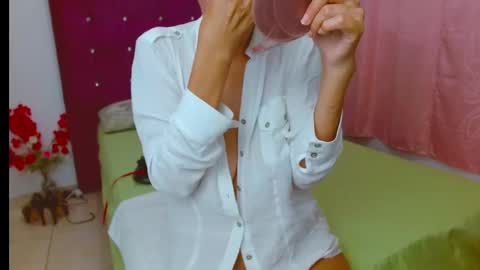 Snapshot of chantalsemenova2023 chatting on 01/25/25, 11:44 chantal sweety and horny latina for u online show from 01/25/25, 11:44