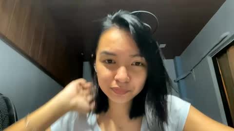 Elly online show from 04/01/26, 01:41