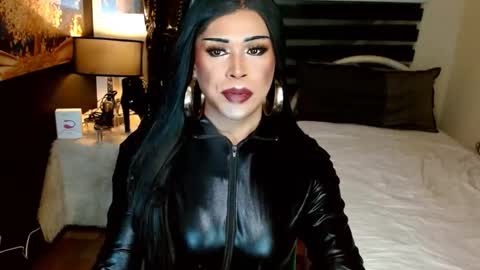 charismatic_apple online show from 02/15/26, 07:54