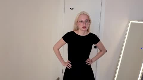 Tessa online show from 06/01/26, 08:16