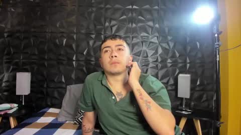 Snapshot of charles_roxy chatting on 01/19/25, 12:28 CHARLES Y ROXY. online show from 01/19/25, 12:28