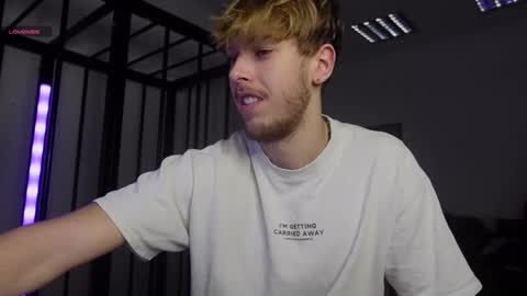 Snapshot of charles_sins chatting on 02/01/25, 05:26 CHARLES SINS online show from 02/01/25, 05:26