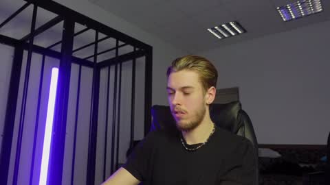 Snapshot of charles_sins chatting on 02/07/25, 02:26 CHARLES SINS online show from 02/07/25, 02:26