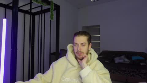 Snapshot of charles_sins chatting on 02/14/25, 02:02 CHARLES SINS online show from 02/14/25, 02:02