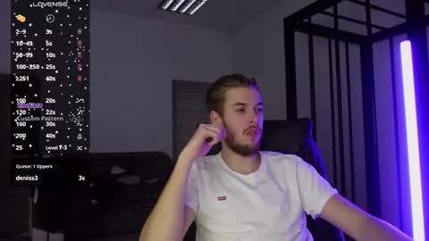 Snapshot of charles_sins chatting on 02/23/25, 01:24 CHARLES SINS online show from 02/23/25, 01:24