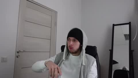 Snapshot of charles_sins chatting on 03/03/25, 01:42 CHARLES SINS online show from 03/03/25, 01:42