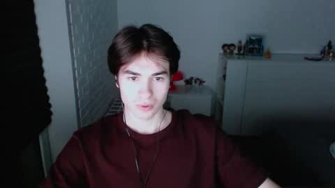 Snapshot of charleshanson69 chatting on 10/15/25, 06:08 charleshanson69 online show from 10/15/25, 06:08