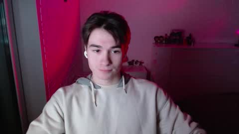 Snapshot of charleshanson69 chatting on 11/26/25, 09:49 charleshanson69 online show from 11/26/25, 09:49