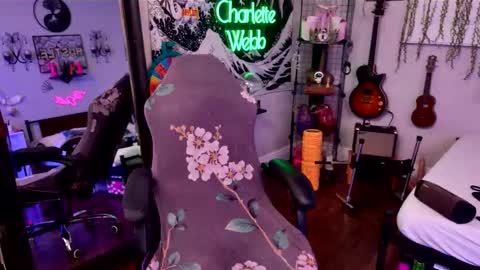 Charlette Webb online show from 11/17/25, 05:35