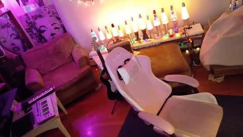 Charli online show from 01/05/25, 09:57