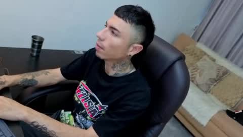 charlie_foxie online show from 04/04/26, 08:06