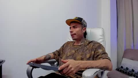 charlie_foxie online show from 04/11/26, 03:00