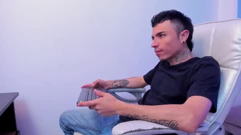 charlie_foxie online show from 04/14/26, 02:17