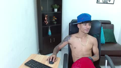 Snapshot of charlie_oconnor chatting on 12/20/24, 05:36 Charlie oconnor online show from 12/20/24, 05:36