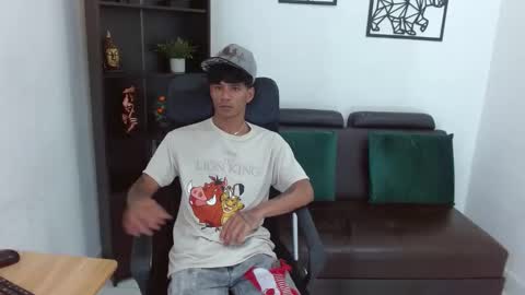 Snapshot of charlie_oconnor chatting on 01/23/25, 09:50 Charlie oconnor online show from 01/23/25, 09:50