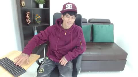 Snapshot of charlie_oconnor chatting on 02/13/25, 04:43 Charlie oconnor online show from 02/13/25, 04:43